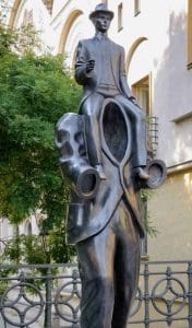Franz Kafka monument in Prague captures writer's trademark alienation